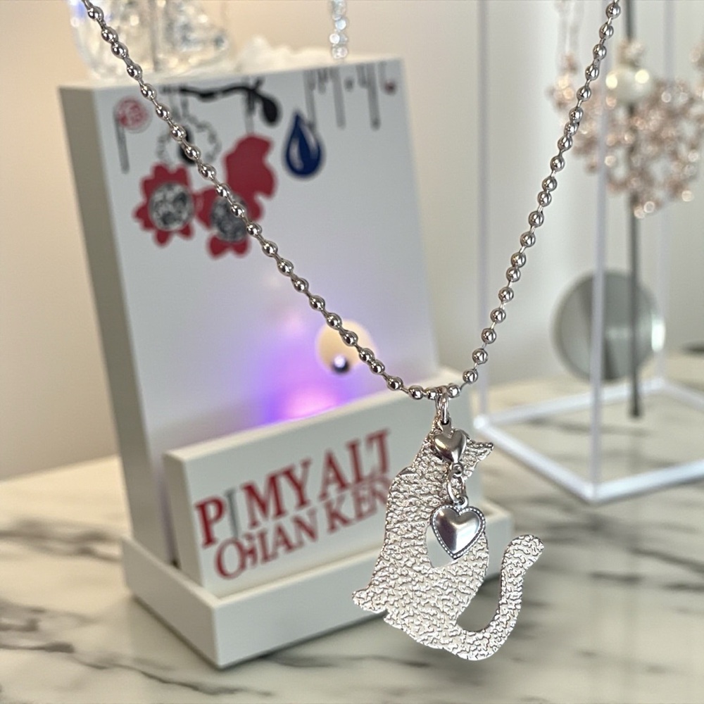 Beautiful Stainless Steel Silver Toned Cat and Heart Pendant Necklace - Picture 11 of 17